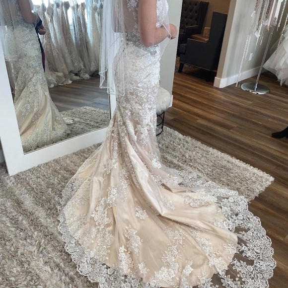 Country wedding dress - Picture 7 of 9